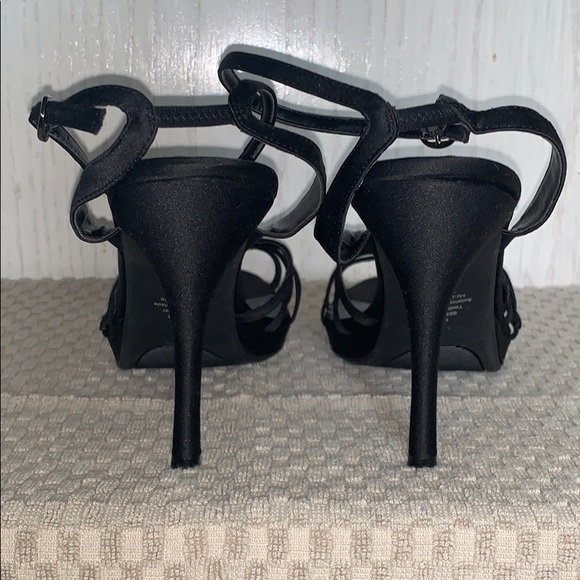 NEW! Jacqueline Ferrar Black Strappy Peacock Sandals - Picture 5 of 8
